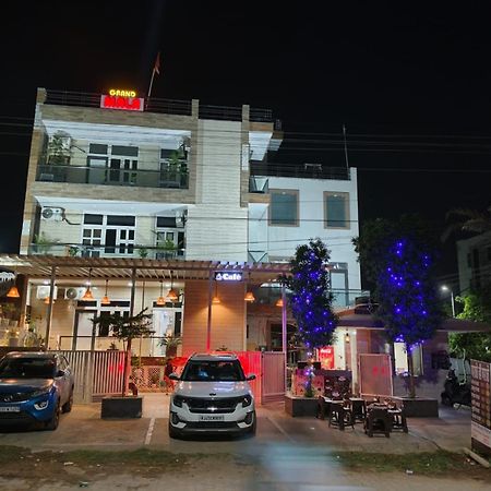 Hotel Grand Mala Jaipur Bagian luar foto